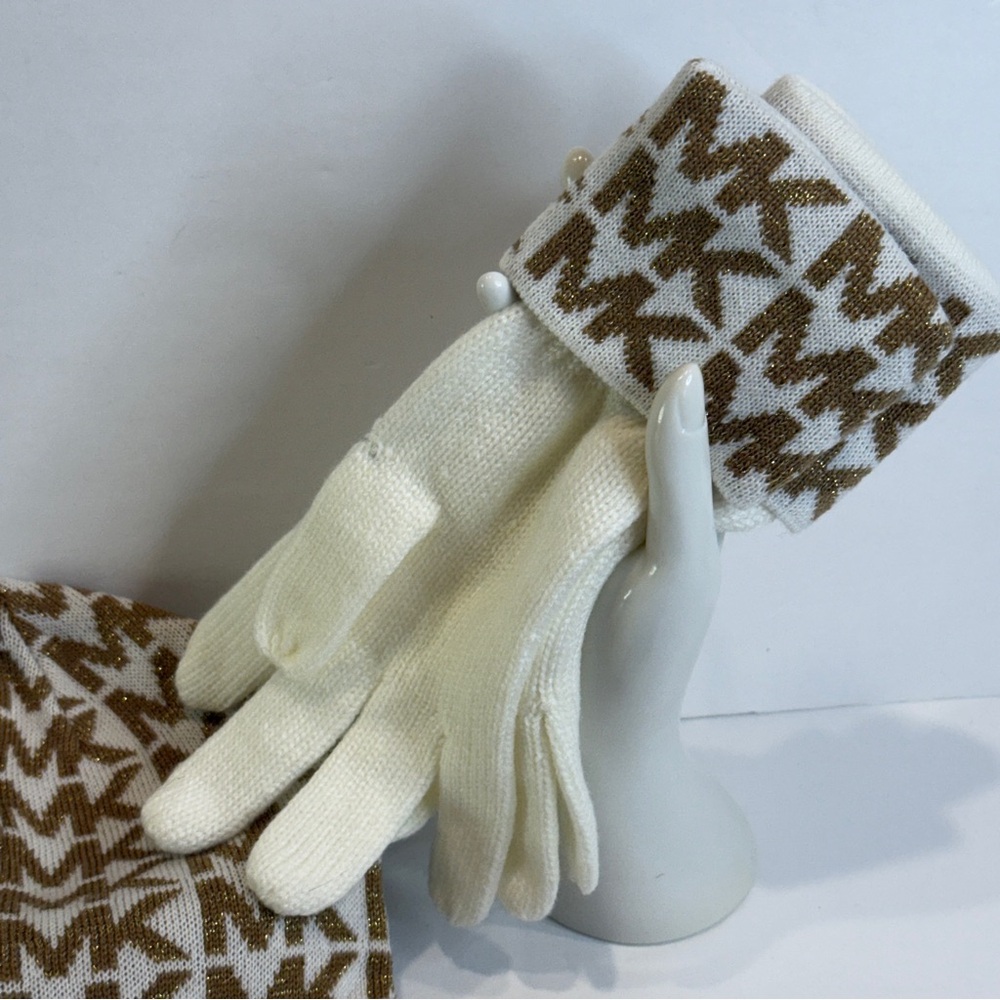 🆕 Michael Kors Gold Logo Knit Hat, Scarf & Gloves Set ✨✨New Without Tags - Picture 2 of 11